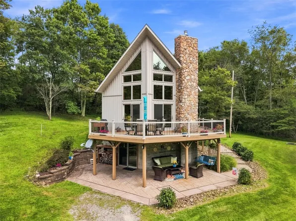 391 Rich Hill Rd, New Kensington, PA 15068