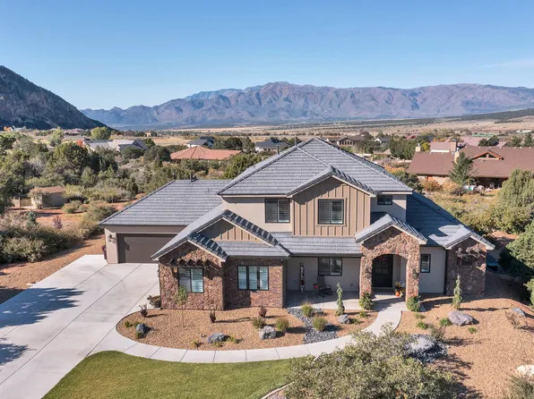 1912 S Chekshani Cliffs Ln, New Harmony, UT 84757