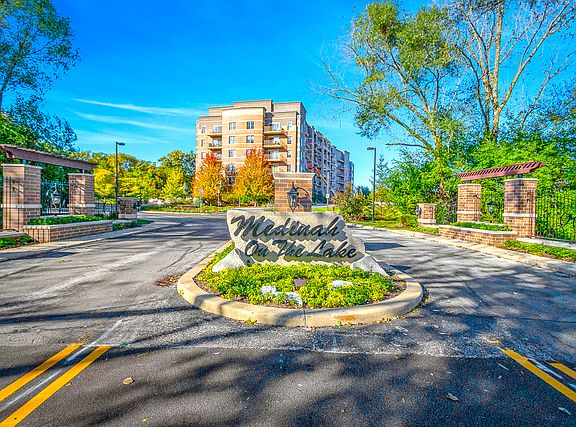 2nd image of 120 Lakeview Dr APT 512