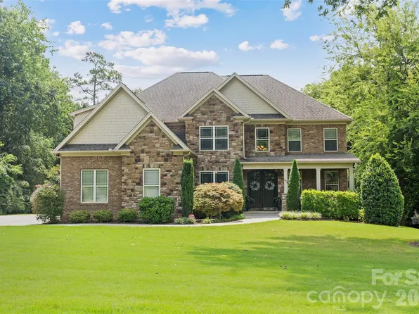 314 Stone Cliff Ln, Lake Wylie, SC 29710