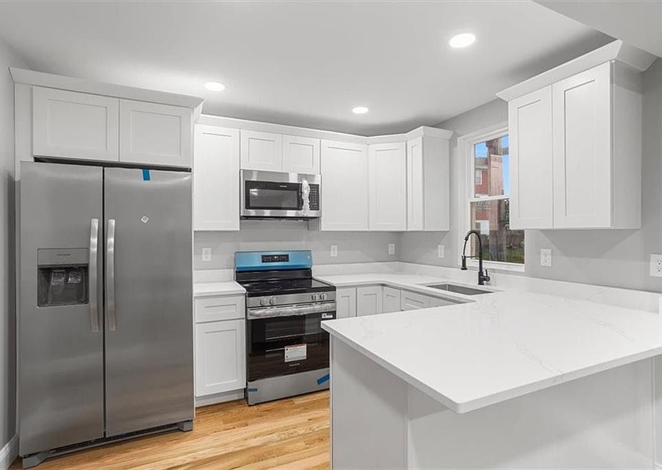 1st image of 28 Potters Ave