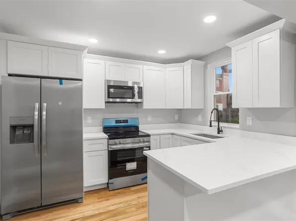 28 Potters Ave, Providence, RI 02905
