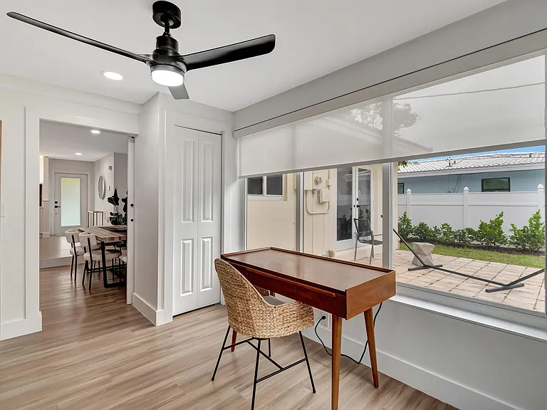 620 Las Palmas Park — Photo 22
