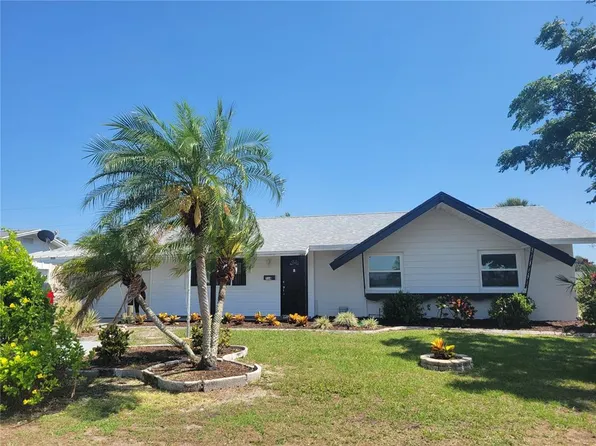 714 Cypress Pl, Sun City Center, FL 33573