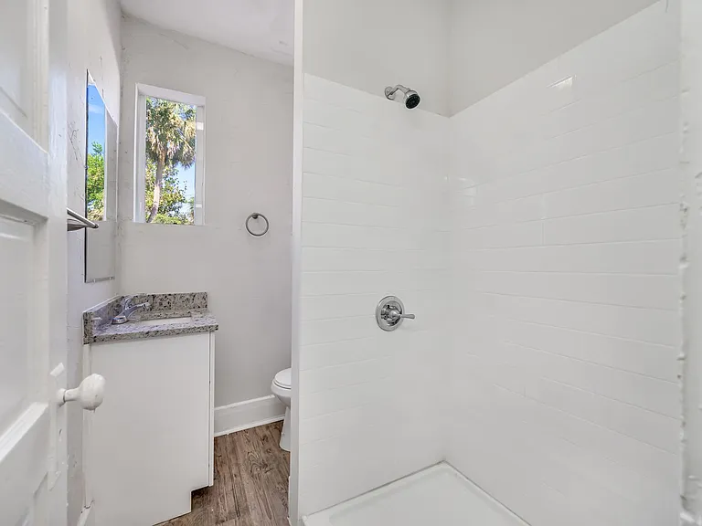 310 E Lambright St — Photo 25