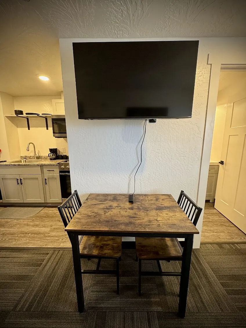316 E Flaming Gorge Way — Photo 3