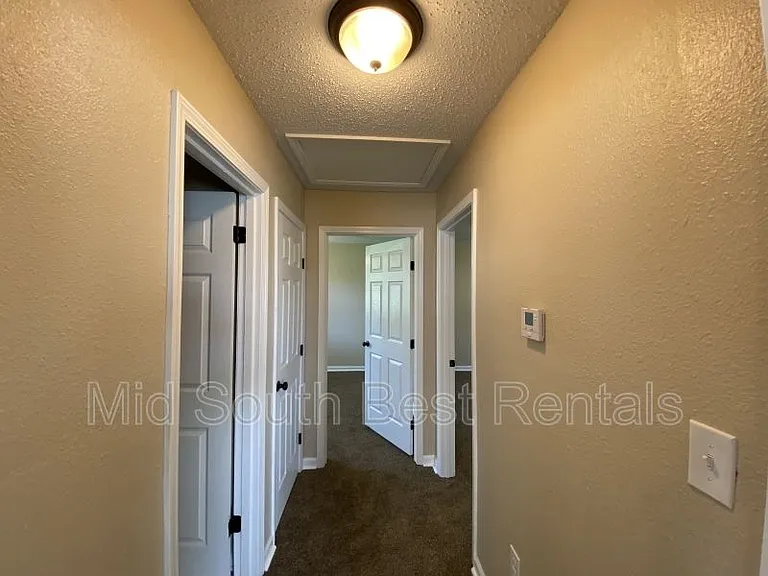1814 S Summit St — Photo 3