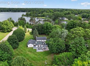 3885 Quarton Rd, Bloomfield Hills, MI 48302