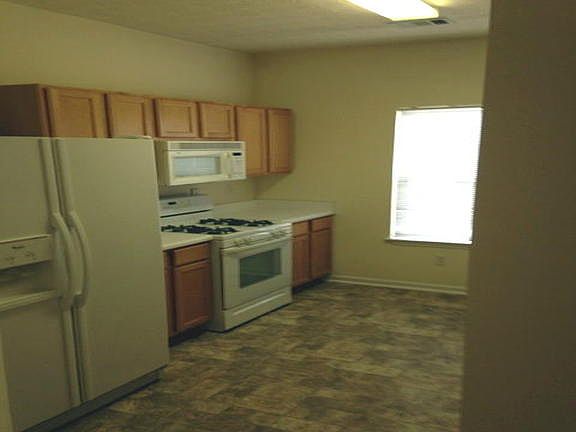 3rd image of 343 Parc River Blvd