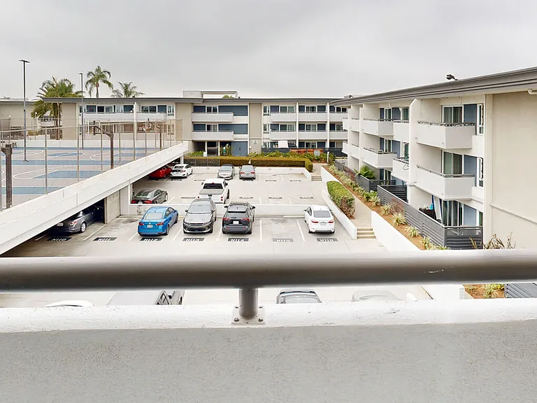 Eight 80 Newport Beach — Photo 210