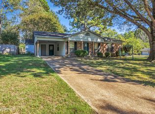 5770 Chickasaw Dr, Horn Lake, MS 38637