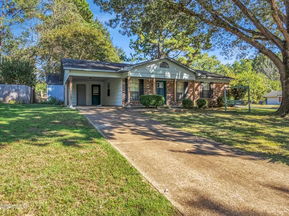 5770 Chickasaw Dr, Horn Lake, MS 38637