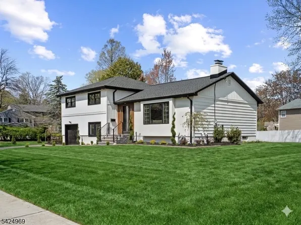 22-35 Radburn Rd, Fair Lawn Boro, NJ 07410