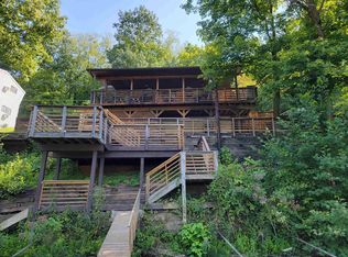 1320 Rivershore Dr, Fairmont, WV 26554