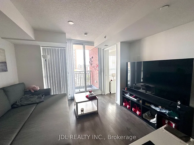 3091 Dufferin St #1411 — Photo 4
