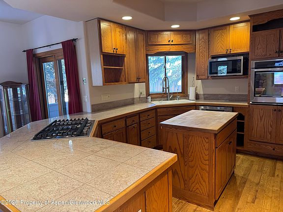 4th image of 740 Hearthstone Dr