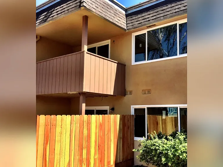 Lincoln Apartments — Photo 4