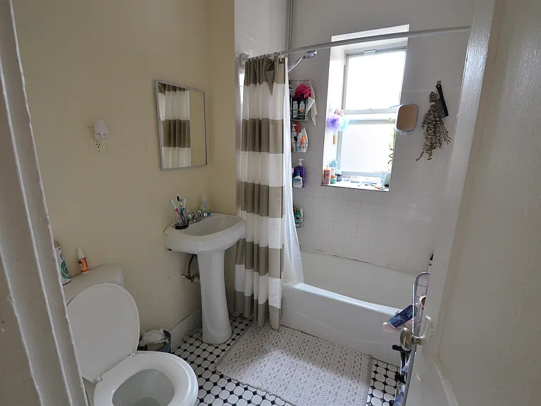 137 Peterborough St #10 — Photo 15