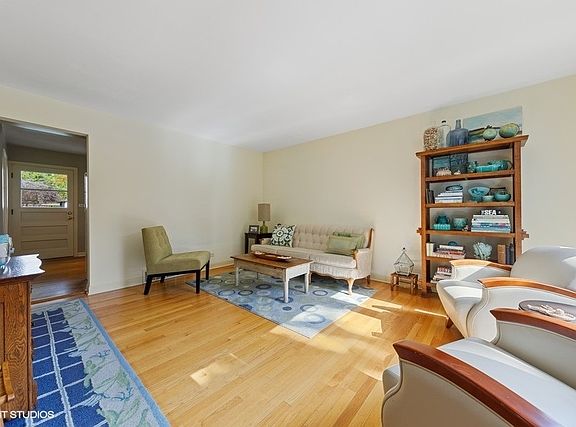 3rd image of 37 N Brainard Ave