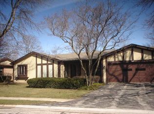 1457 Estate Ln, Glenview, IL 60025