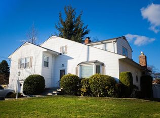 7 Dorchester Rd, Eastchester, NY 10709