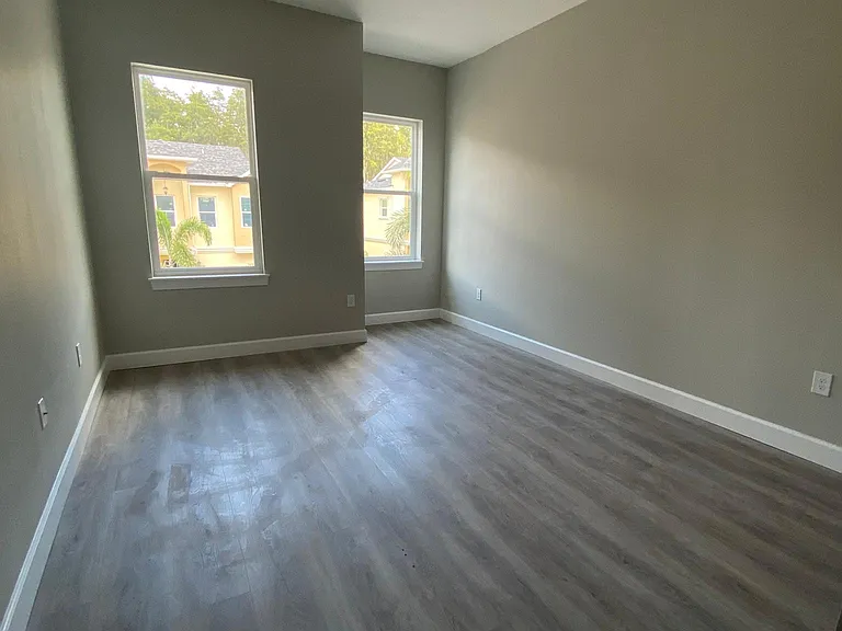 741 Grand Cypress Ln — Photo 31