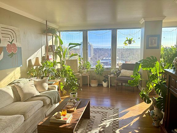 2nd image of 789 N Clarkson St APT 1001