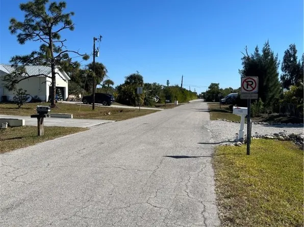 3500 Tropical Point Dr, Saint James City, FL 33956