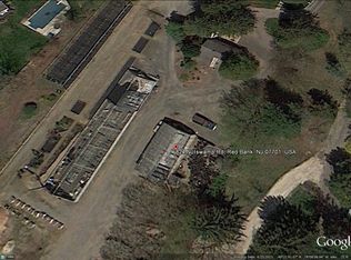 820 Nut Swamp Rd, Red Bank, NJ 07701