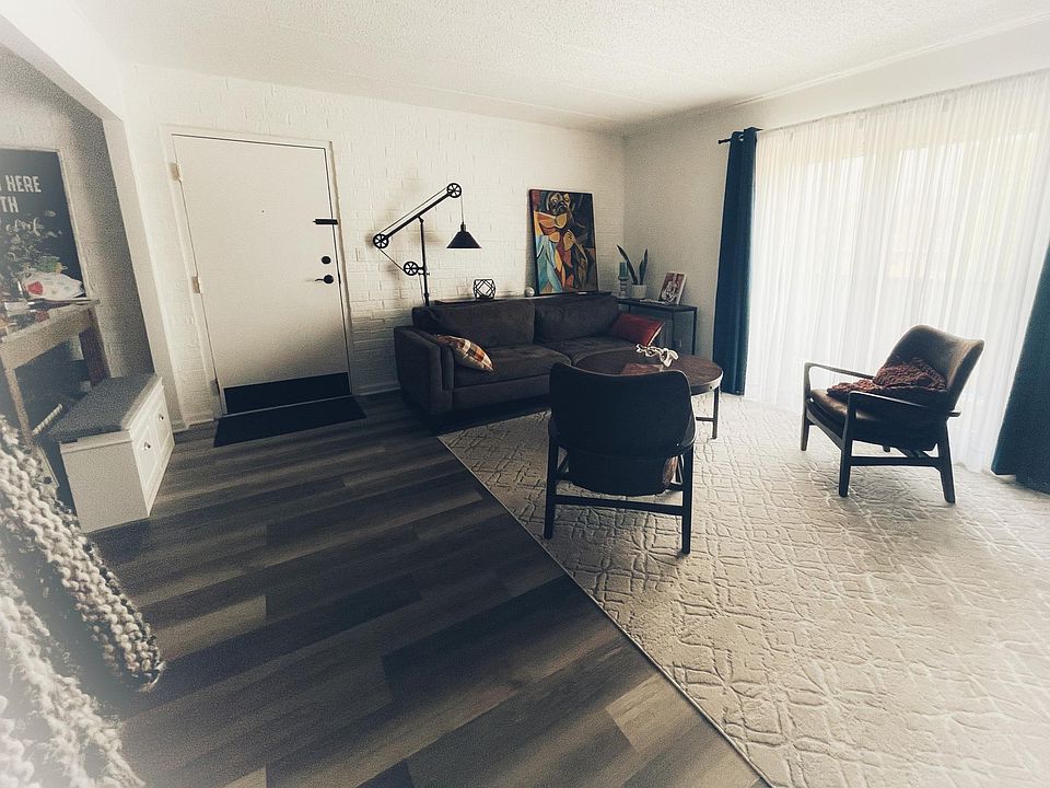 1st image of 3219 W Parkway Dr APT 3A