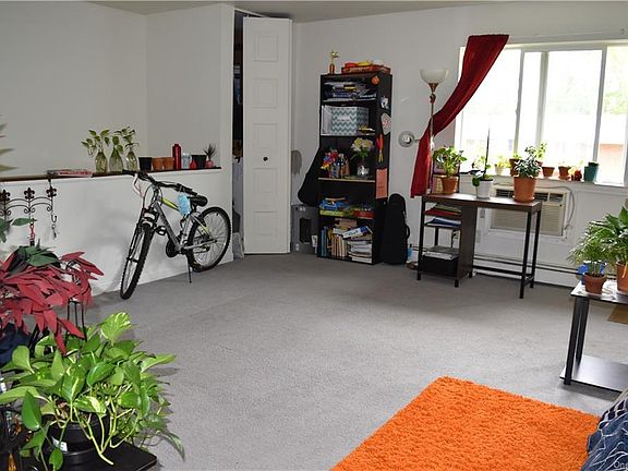 4th image of 86 Manor Dr #86