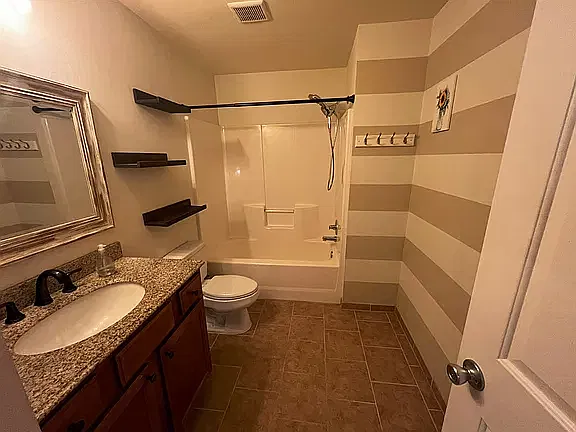 2 bed, 860 sqft, $800 — Photo 2