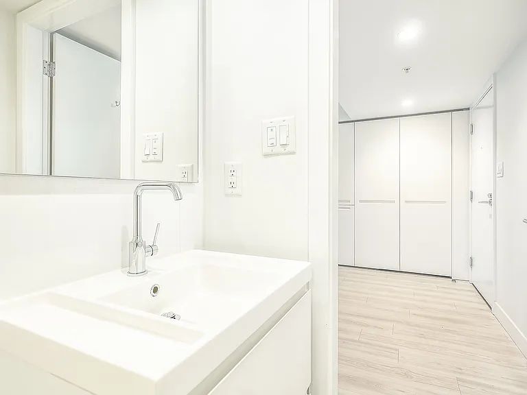 1133 Hornby St #1501 — Photo 15