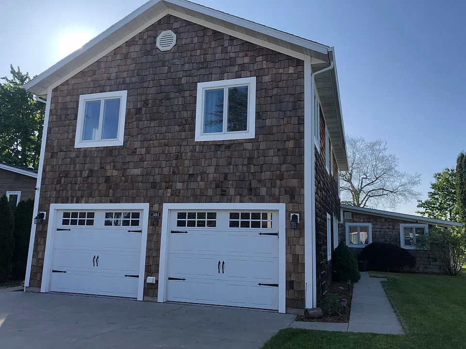 301 Island Dr