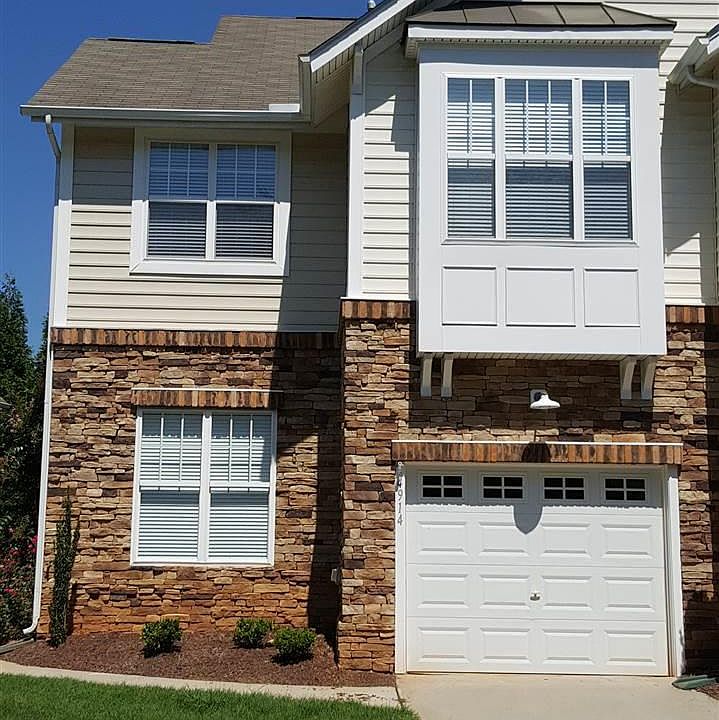 2nd image of 4914 Lady Of The Lake Dr
