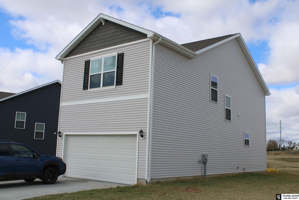 9306 Reynolds St, Omaha, NE - View 3