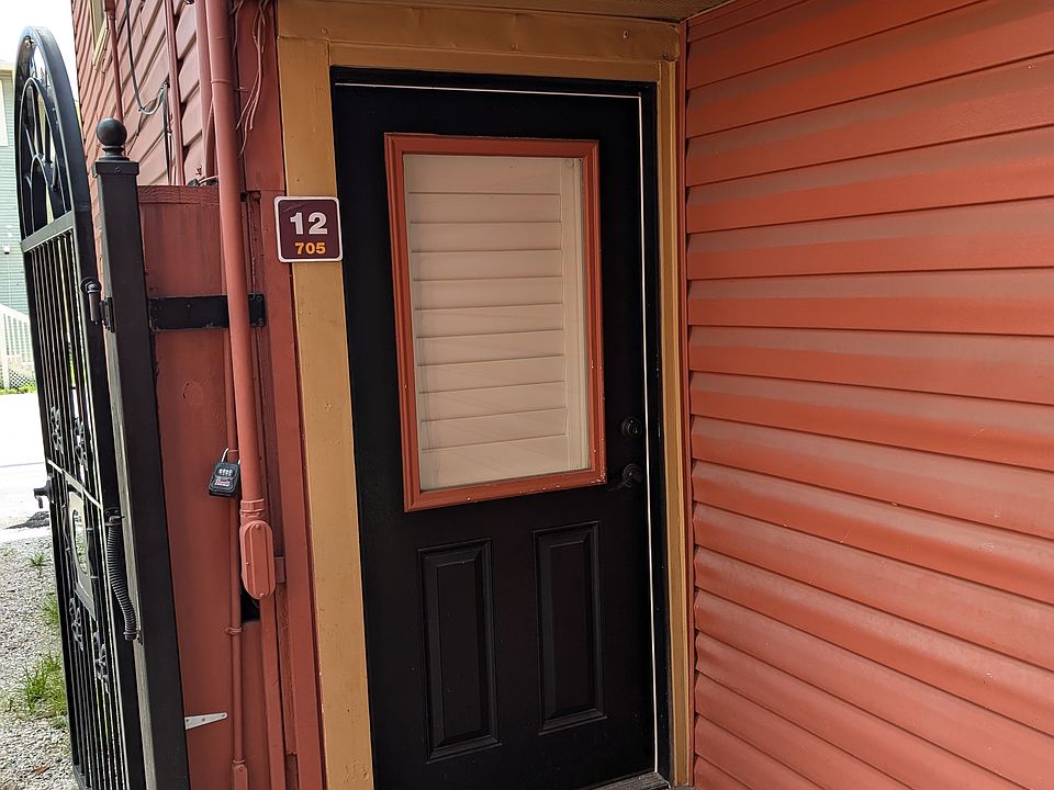 1st image of 705 W Bay St