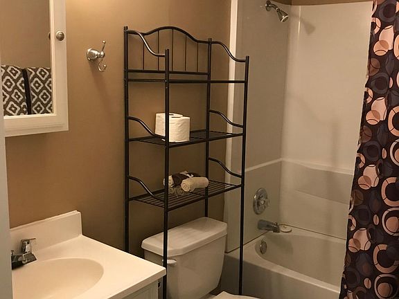 4th image of 8560 Schoolgate Dr