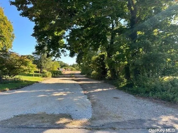 22 Tuthills Lane, Jamesport, NY 11947