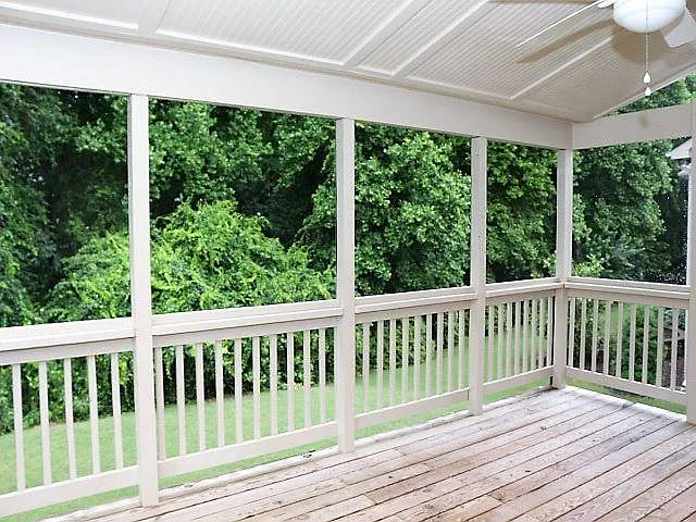 717 Minerva Dale Dr — Photo 28