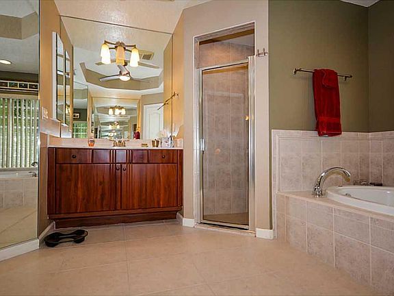 5th image of 2143 SW Madruga St