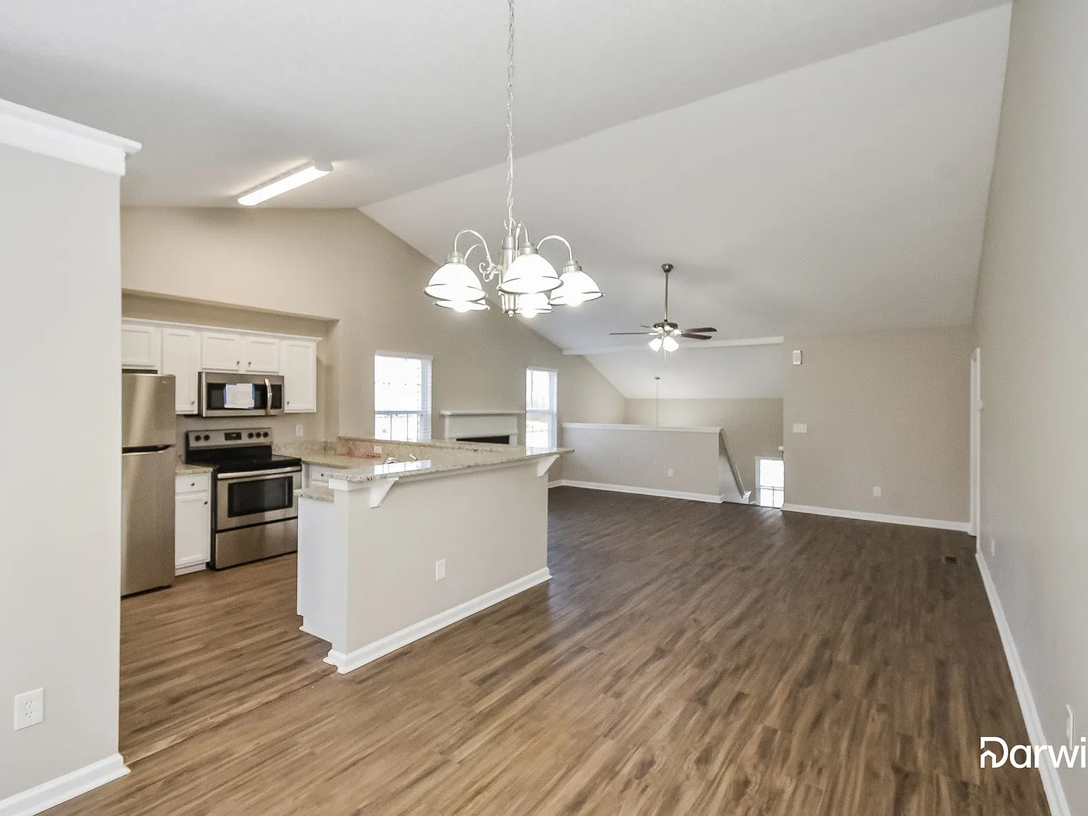 4 bed, 3.0 bath, 2328 sqft, $1,899 — Photo 4