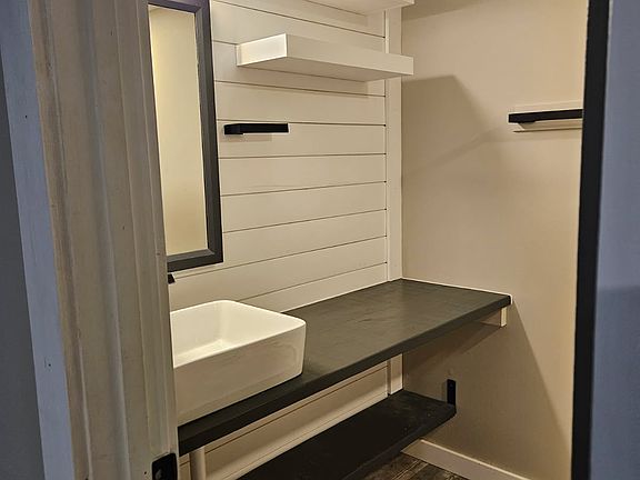 4th image of 2410 2nd St APT 6