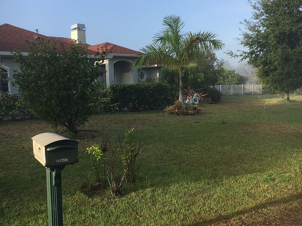 1st image of 334 Swallow Dr