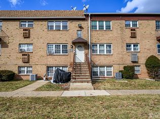 446 College Dr, Edison, NJ 08817