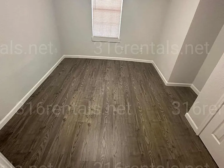 3352 N Park Pl — Photo 7