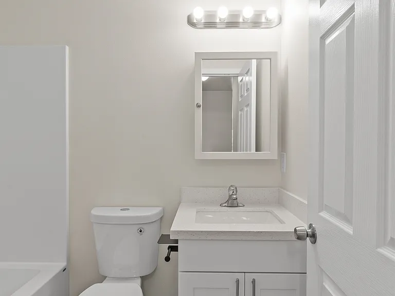 522 W Cushing St #1 — Photo 3