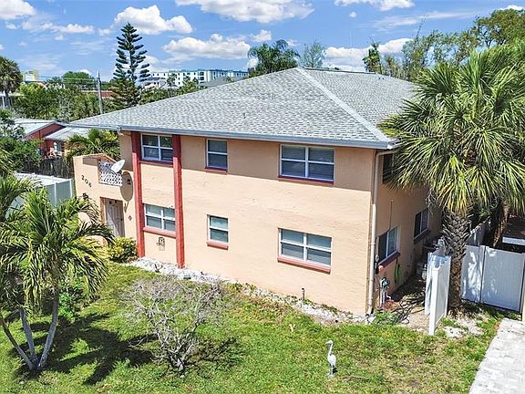 2nd image of 206 22nd Ave