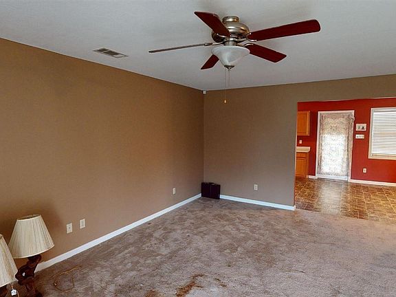 5th image of 800 Wesley Dr