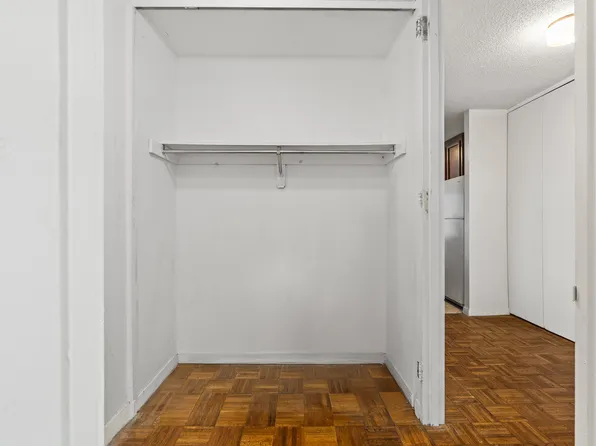 531 Main Street image 9 of 11